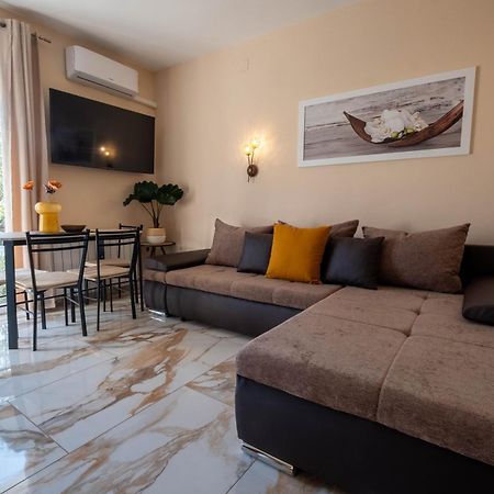 Premium Relax Rooms โนวีวีโนดอลสกี ภายนอก รูปภาพ