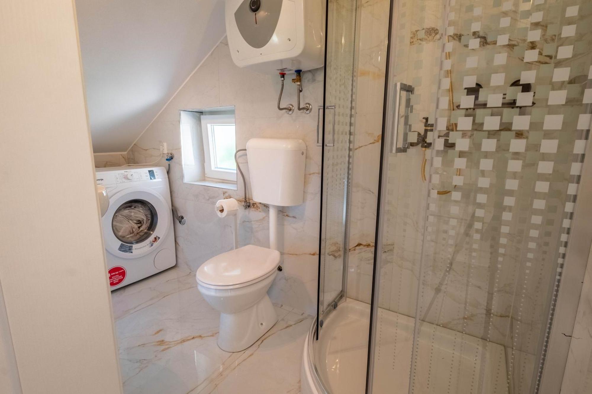 Premium Relax Rooms โนวีวีโนดอลสกี ภายนอก รูปภาพ